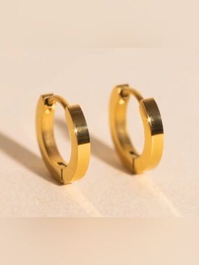 Oh Clementine O.G. Smooth Huggie Hoop Earrings Gold